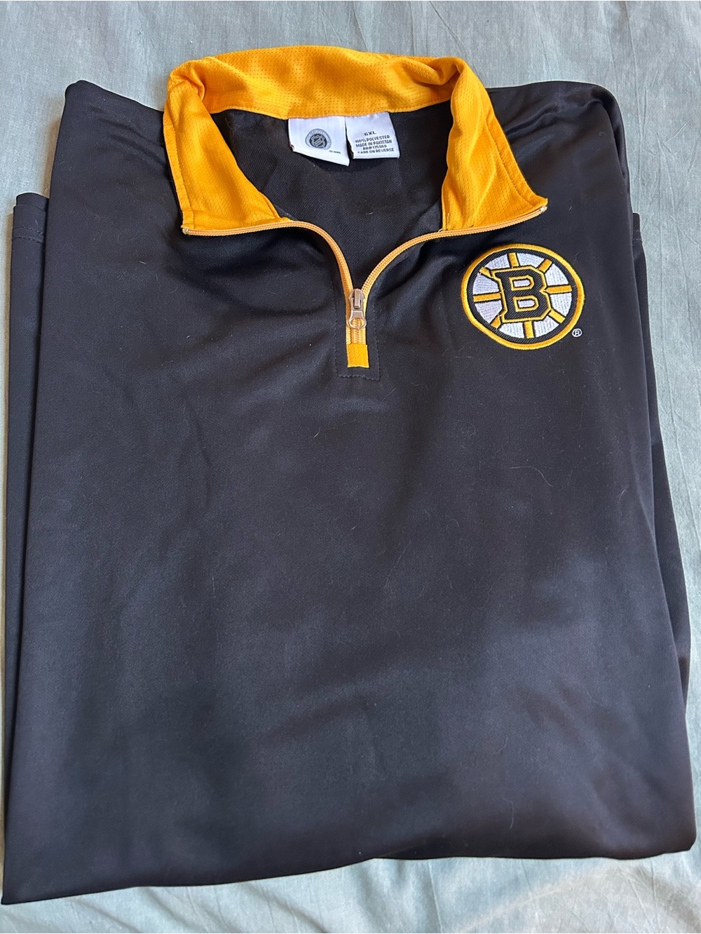 NHL Bruins long sleeve shirt